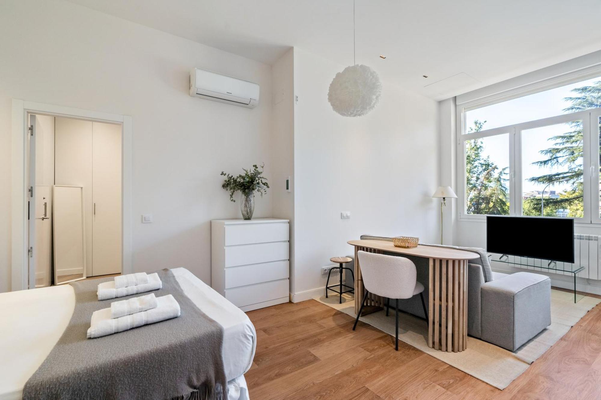 Encantador Estudio Chamartin Madrid Exteriör bild