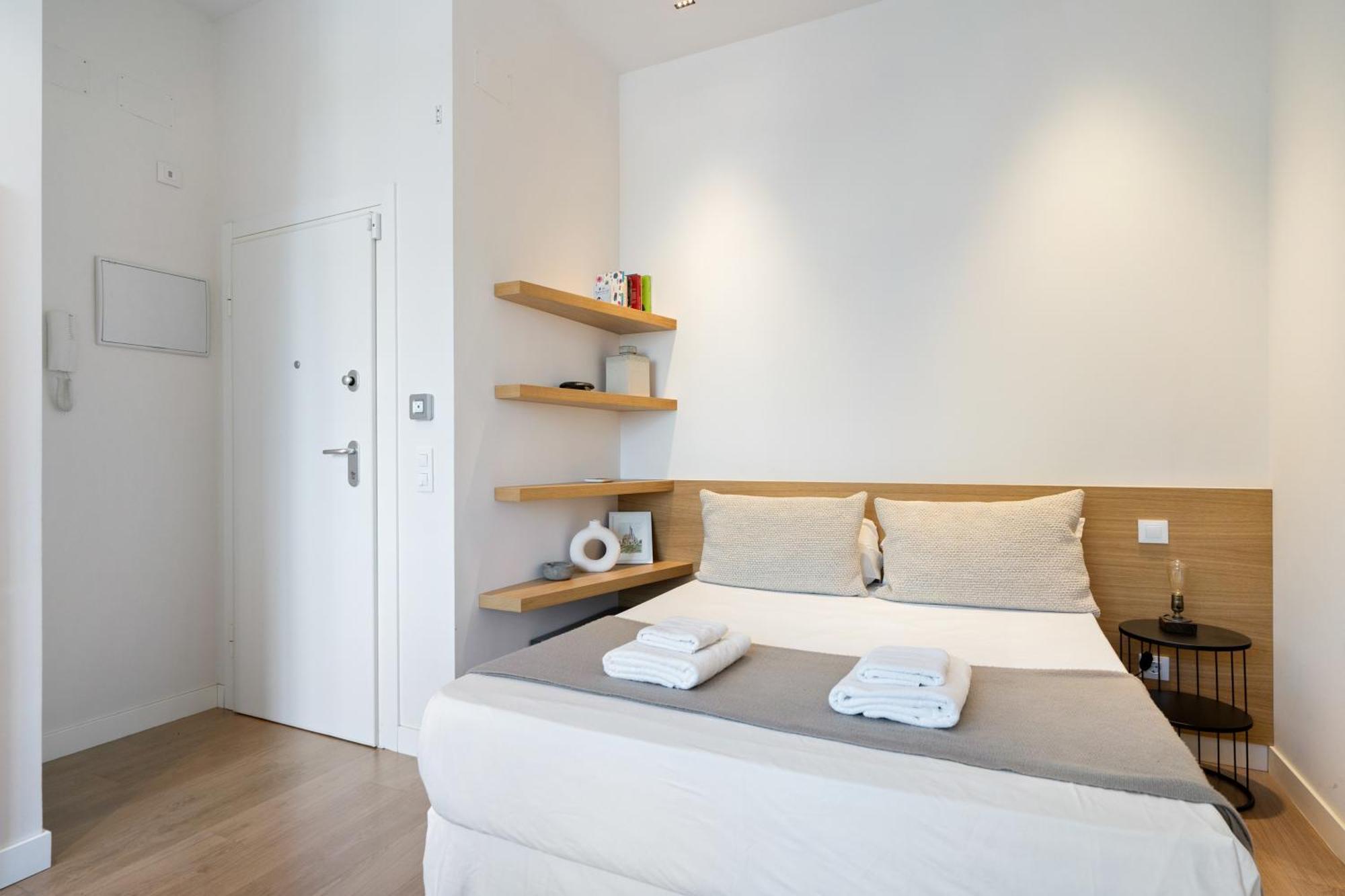 Encantador Estudio Chamartin Madrid Exteriör bild