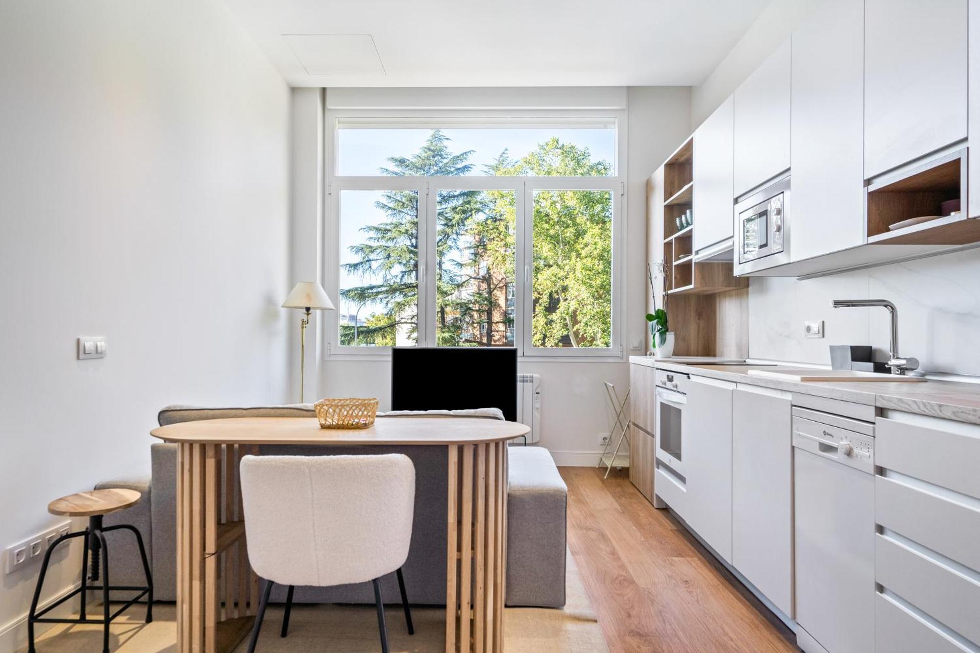 Encantador Estudio Chamartin Madrid Exteriör bild